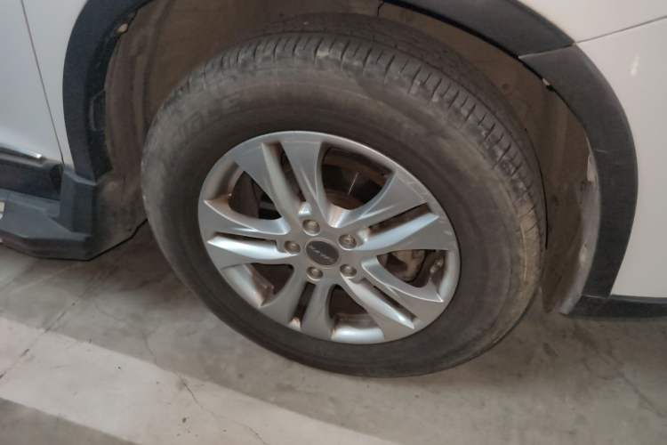 Used Haval H6 2014 Sport Version 1.5T Manual Two-Wheel Drive Elite Edition Right Front Wheel Hub