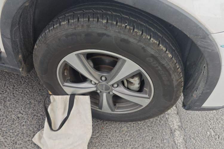 Used Haval H6 2014 Sport Version 1.5T Manual Two-Wheel Drive Elite Edition Right Front Wheel Hub