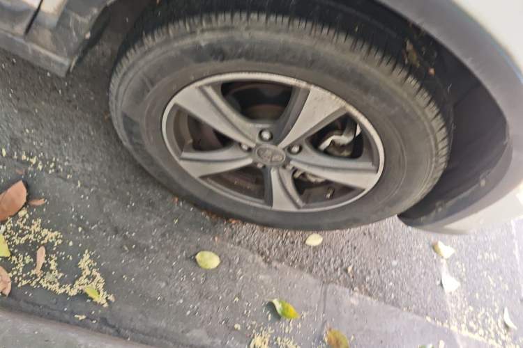 Used Haval H6 2014 Sport Version 1.5T Manual Two-Wheel Drive Elite Edition Right Front Wheel Hub
