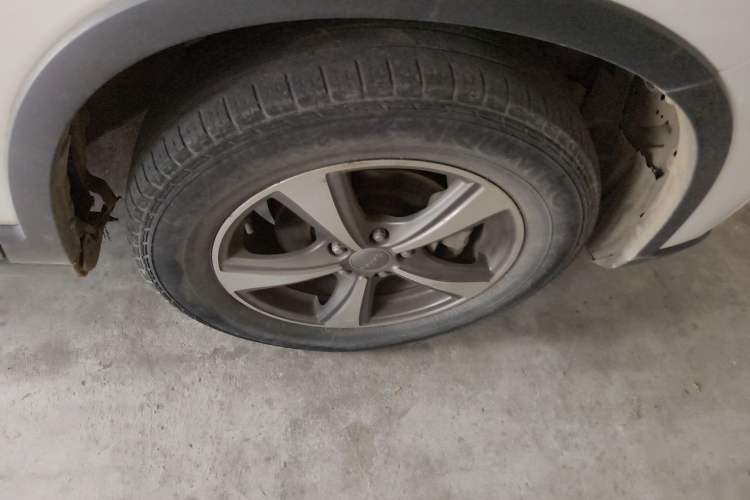 Used Haval H6 2014 Sport Version 1.5T Manual Two-Wheel Drive Elite Edition Right Front Wheel Hub