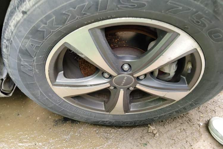 Used Haval H6 2014 Sport Version 1.5T Manual Two-Wheel Drive Elite Edition Right Front Wheel Hub