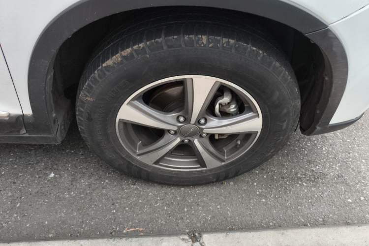 Used Haval H6 2014 Sport Version 1.5T Manual Two-Wheel Drive Elite Edition Right Front Wheel Hub
