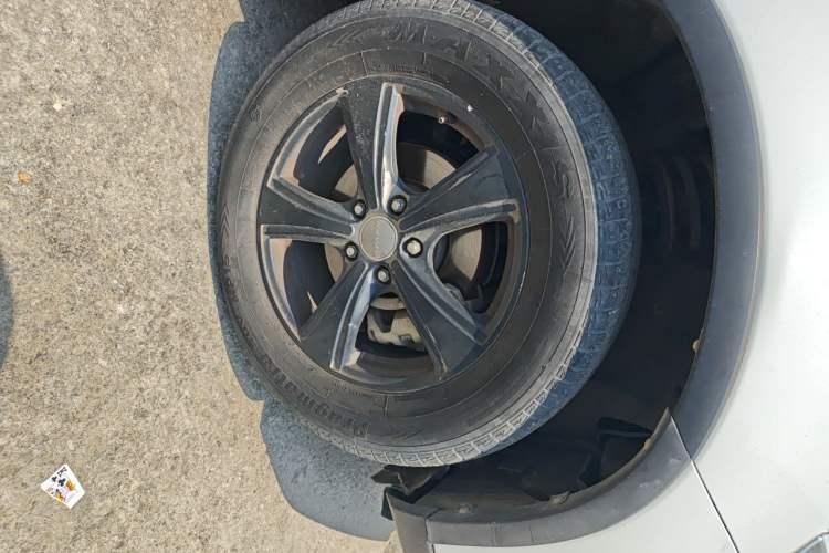 Used Haval H6 2014 Sport Version 1.5T Manual Two-Wheel Drive Elite Edition Right Front Wheel Hub