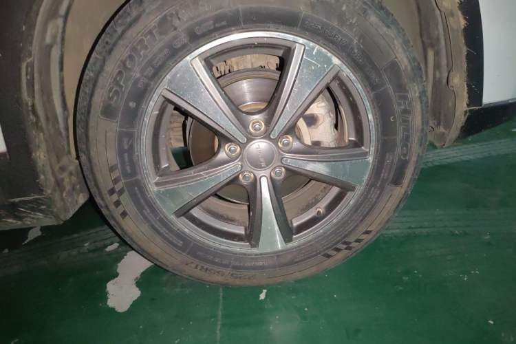 Used Haval H6 2014 Sport Version 1.5T Manual Two-Wheel Drive Elite Edition Right Front Wheel Hub