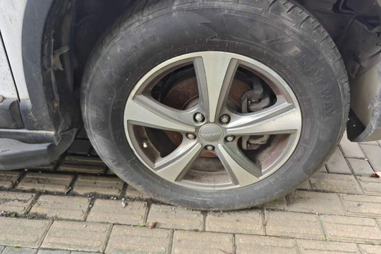 Used Haval H6 2014 Sport Version 1.5T Manual Two-Wheel Drive Elite Edition Right Front Wheel Hub