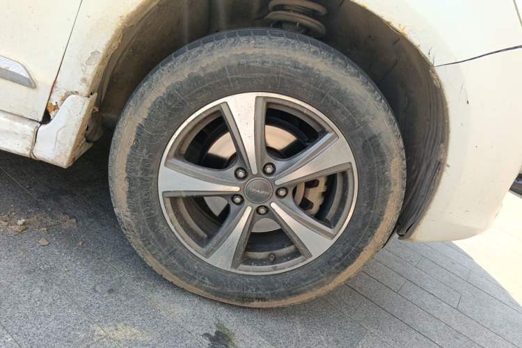 Used Haval H6 2014 Upgraded Model 1.5T Manual Two-Wheel Drive Elite Version Right Front Wheel Hub