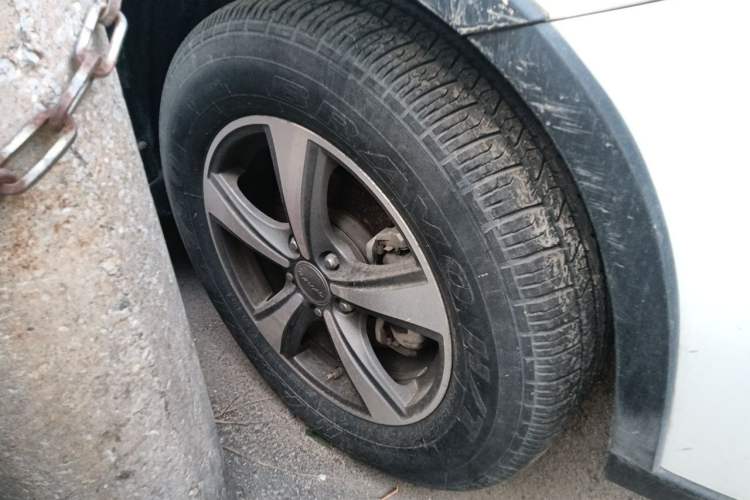 Used Haval H6 2014 Sport Version 1.5T Manual Two-Wheel Drive Elite Edition Right Front Wheel Hub
