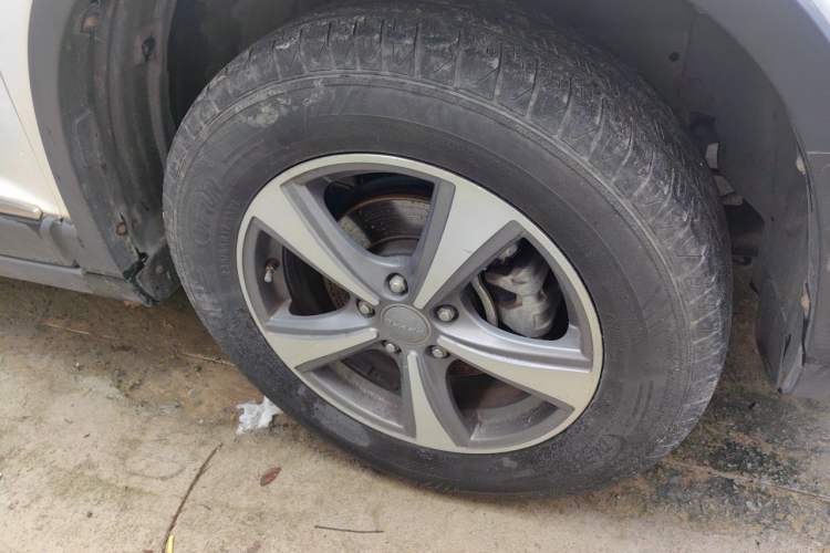 Used Haval H6 2014 Sport Edition 2.4L Automatic Elite Model Right Front Wheel Hub