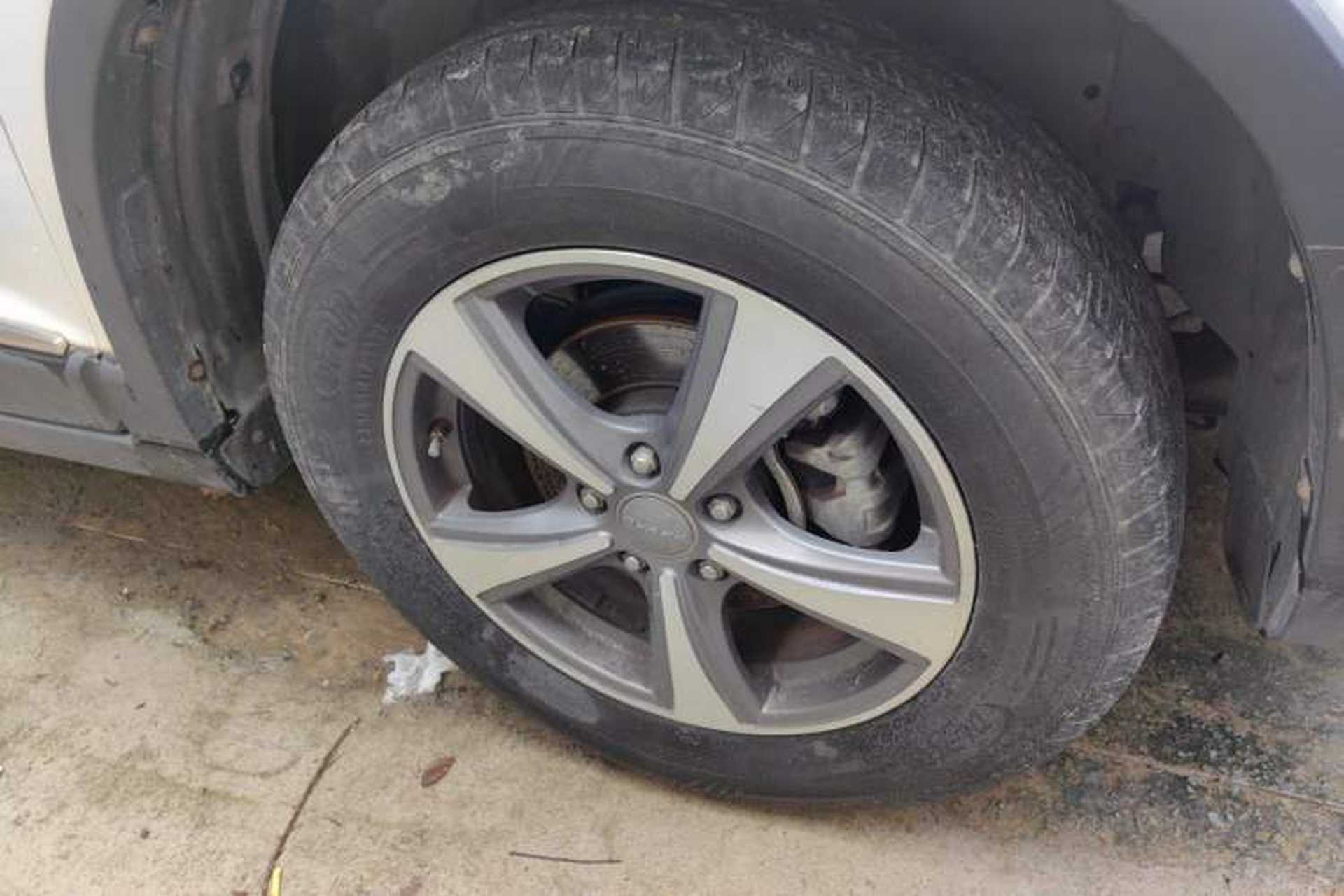 Used Haval H6 2014 Sport Edition 2.4L Automatic Elite Model Right Front Wheel Hub
