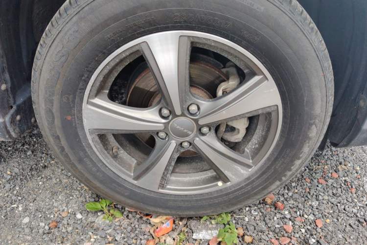Used Haval H6 2014 Sport Version 1.5T Manual Two-Wheel Drive Elite Edition Right Front Wheel Hub