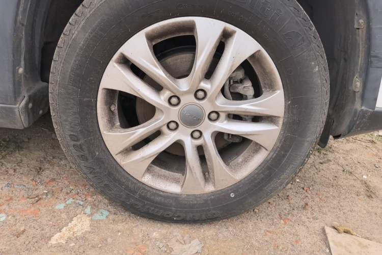 Used Haval H6 2014 Upgraded Model 1.5T Manual Two-Wheel Drive Elite Version Right Front Wheel Hub