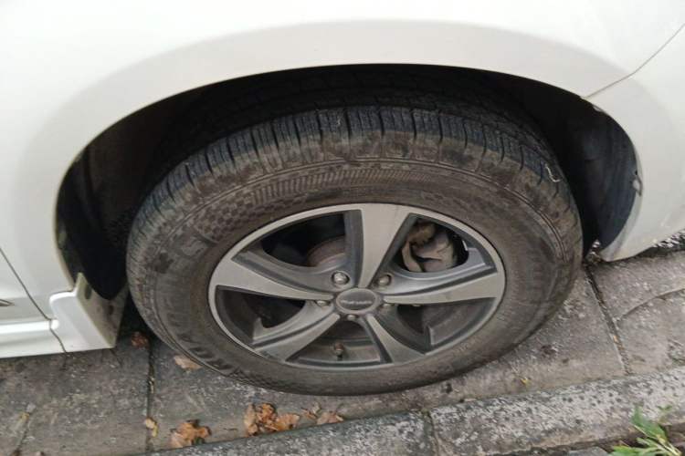 Used Haval H6 2014 Upgraded Model 1.5T Manual Two-Wheel Drive Elite Version Right Front Wheel Hub