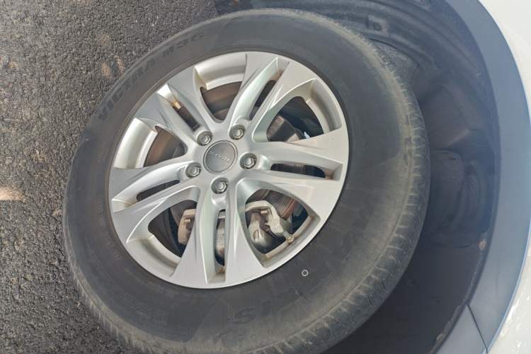 Used Haval H6 2014 Sport Version 1.5T Manual Two-Wheel Drive Elite Edition Right Front Wheel Hub