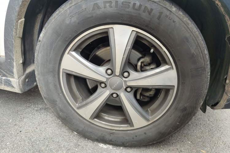 Used Haval H6 2014 Sport Edition 2.0T Diesel Manual Two-Wheel Drive Prestige Model Right Front Wheel Hub