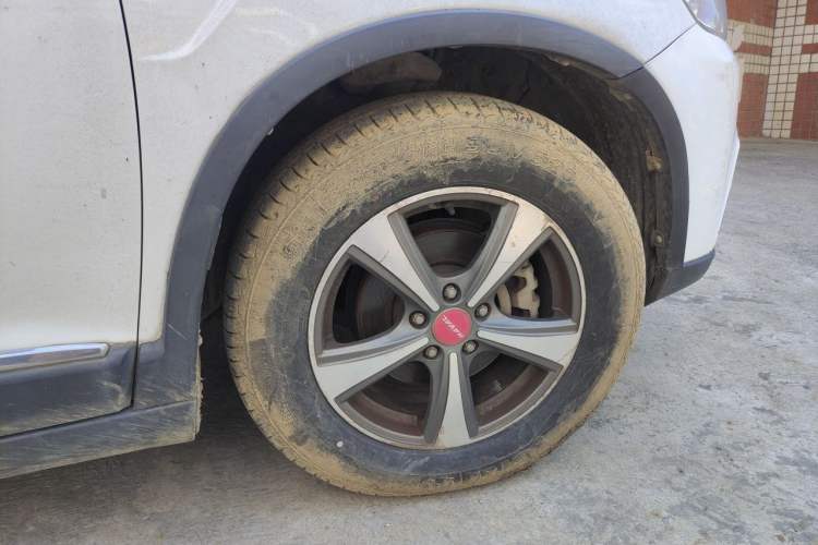 Used Haval H6 2014 Sports Edition 2.4L Automatic Prestige Model Right Front Wheel Hub