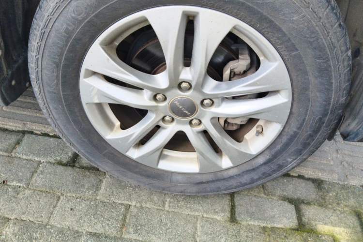Used Haval H6 2014 Sport Version 1.5T Manual Two-Wheel Drive Elite Edition Right Front Wheel Hub