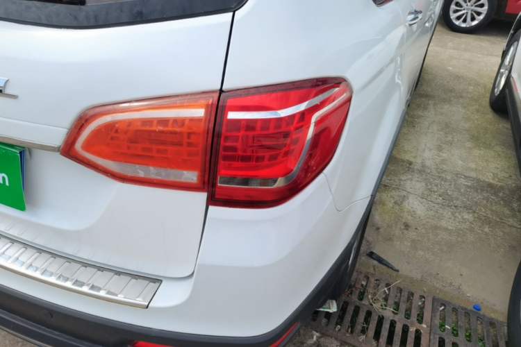 Used Haval H6 2014 Sport Version 1.5T Manual Two-Wheel Drive Elite Edition Right Rear Taillight
