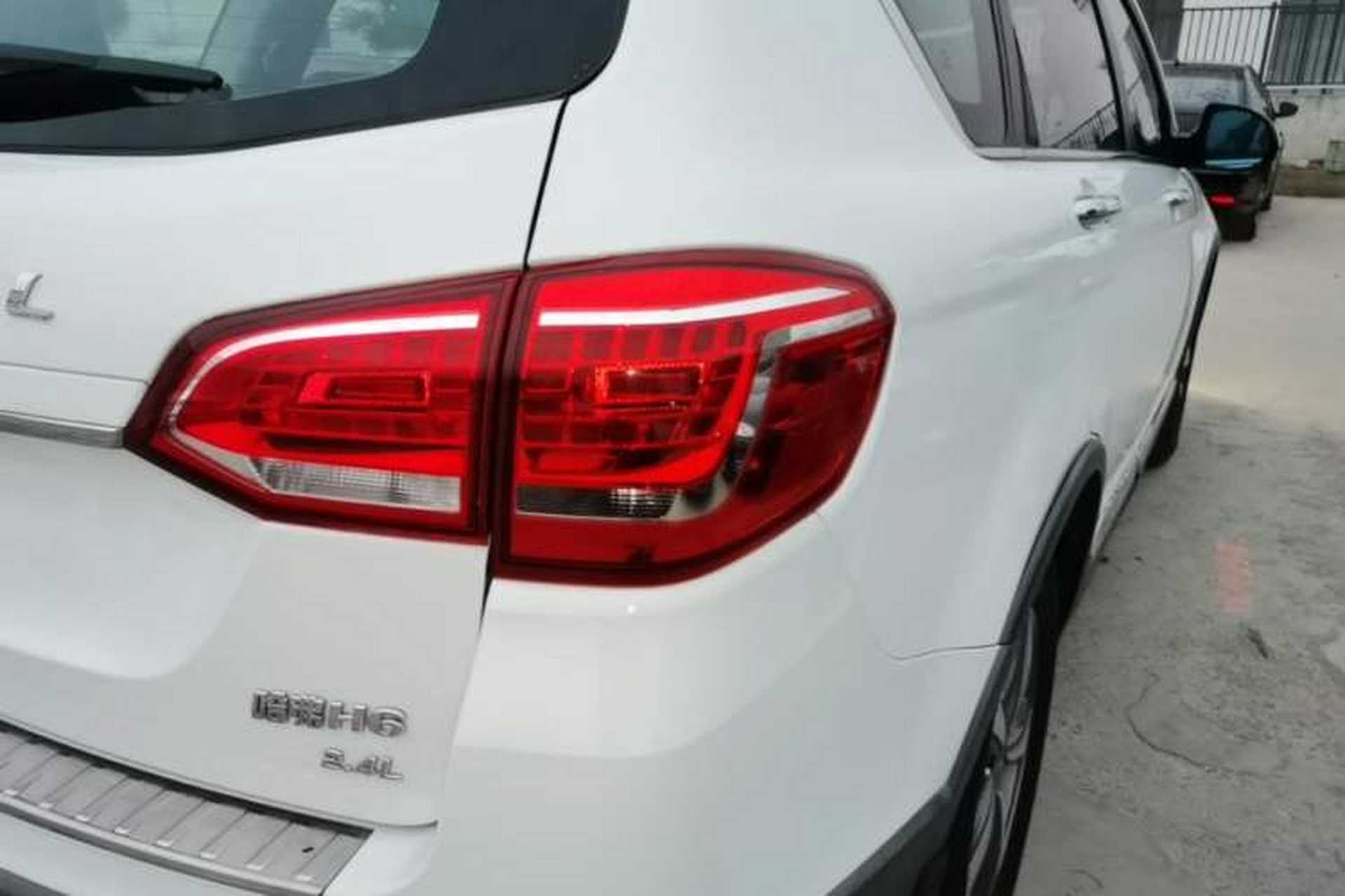 Used Haval H6 2014 Sport Edition 2.4L Automatic Elite Model Right Rear Taillight