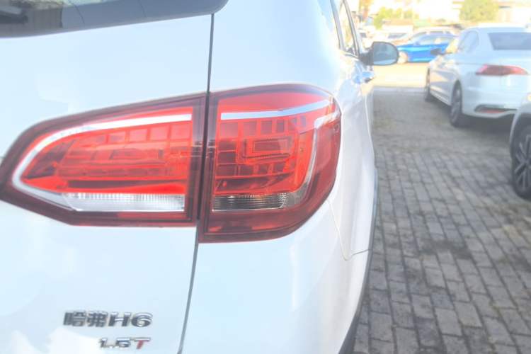 Used Haval H6 2014 Sport Version 1.5T Manual Two-Wheel Drive Elite Edition Right Rear Taillight