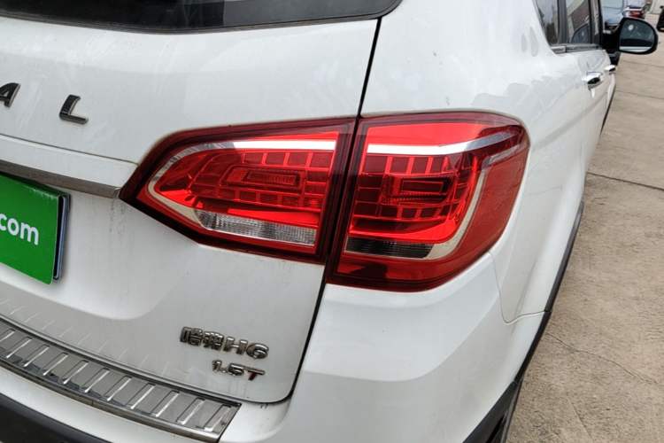 Used Haval H6 2014 Sport Version 1.5T Manual Two-Wheel Drive Elite Edition Right Rear Taillight