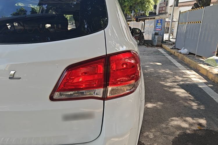 Used Haval H6 2014 Upgraded Model 1.5T Manual Two-Wheel Drive Elite Version Right Rear Taillight
