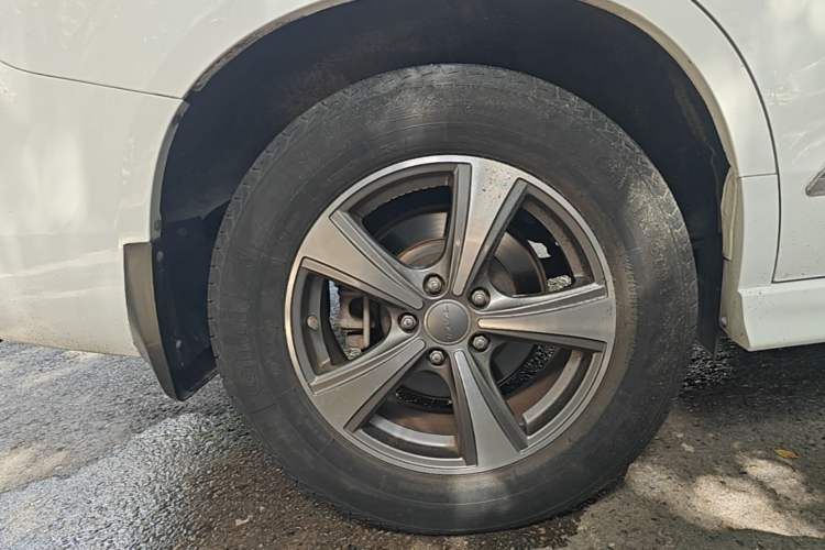 Used Haval H6 2014 Upgraded Model 1.5T Manual Two-Wheel Drive Elite Version Right Rear Wheel Hub