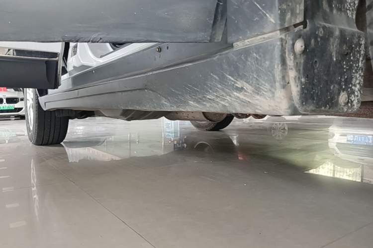 Used Haval H6 2014 Sport Version 1.5T Manual Two-Wheel Drive Elite Edition Right Side Sill