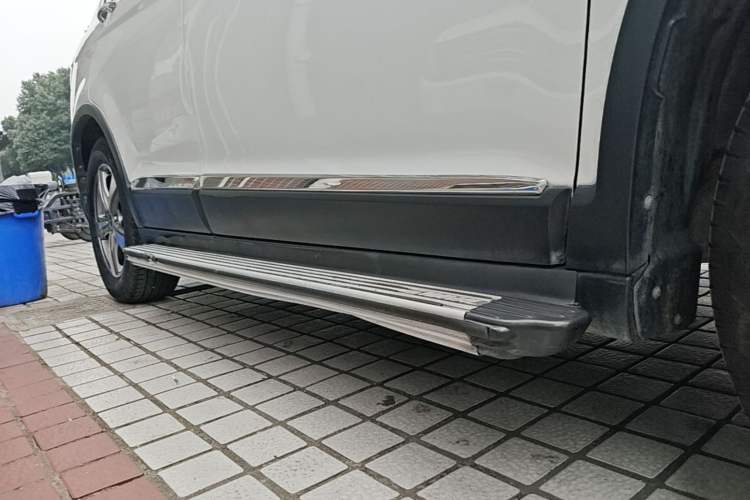 Used Haval H6 2014 Sport Edition 2.4L Automatic Elite Model Right Side Sill