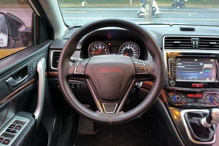 Used Haval H6 2014 Sport Version 1.5T Manual Two-Wheel Drive Elite Edition Steering Wheel