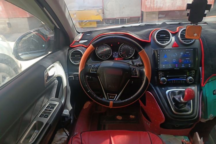 Used Haval H6 2014 Upgraded Model 1.5T Manual Two-Wheel Drive Elite Version Steering Wheel