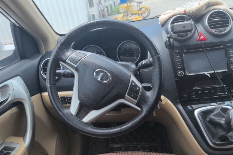 Used Haval H6 2014 Upgraded Model 1.5T Manual Two-Wheel Drive Elite Version Steering Wheel