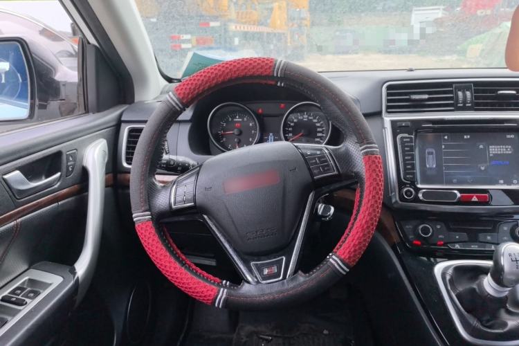 Used Haval H6 2014 Upgraded Model 1.5T Manual Two-Wheel Drive Elite Version Steering Wheel