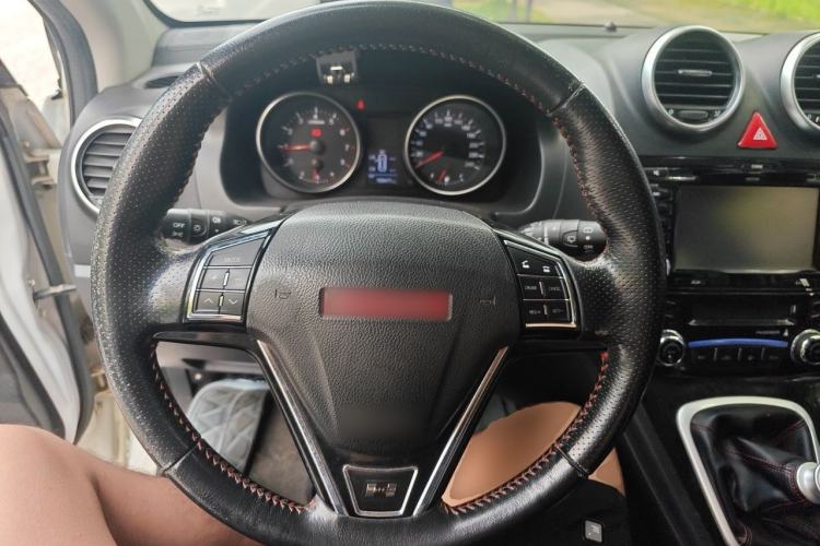Used Haval H6 2014 Upgraded Model 1.5T Manual Two-Wheel Drive Elite Version Steering Wheel
