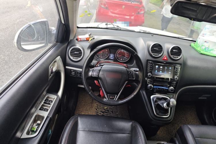 Used Haval H6 2014 Upgraded Model 1.5T Manual Two-Wheel Drive Elite Version Steering Wheel