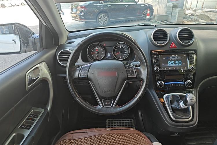 Used Haval H6 2014 Upgraded Model 1.5T Manual Two-Wheel Drive Elite Version Steering Wheel