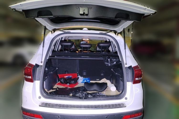 Used Haval H6 2014 Sport Version 1.5T Manual Two-Wheel Drive Elite Edition Trunk