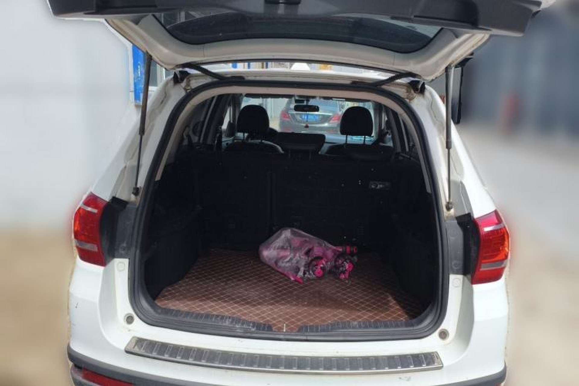 Used Haval H6 2014 Sport Version 1.5T Manual Two-Wheel Drive Elite Edition Trunk