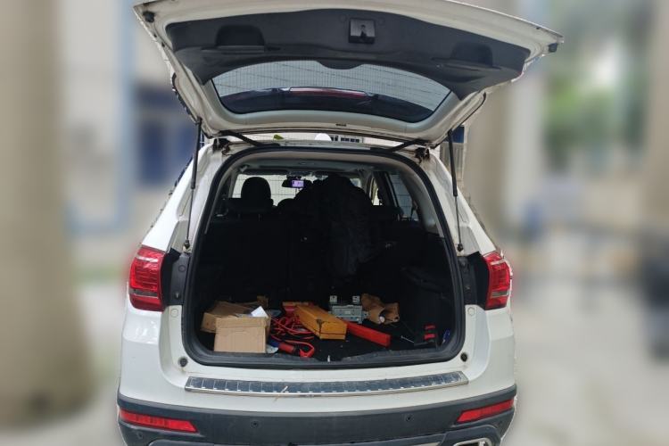 Used Haval H6 2014 Sport Version 1.5T Manual Two-Wheel Drive Elite Edition Trunk