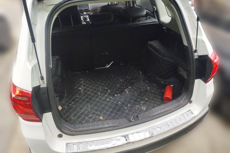 Used Haval H6 2014 Sport Version 1.5T Manual Two-Wheel Drive Elite Edition Trunk