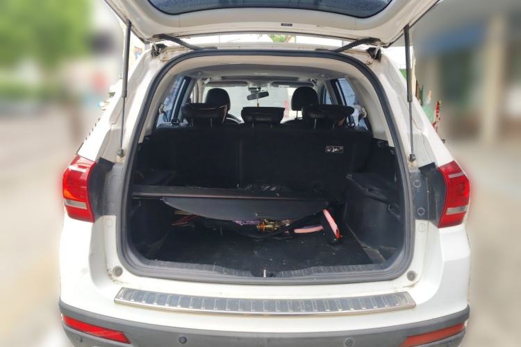 Used Haval H6 2014 Sport Version 1.5T Manual Two-Wheel Drive Elite Edition Trunk