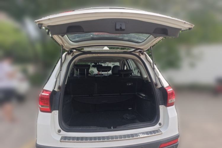 Used Haval H6 2014 Sport Version 1.5T Manual Two-Wheel Drive Elite Edition Trunk