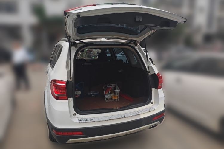 Used Haval H6 2014 Sport Version 1.5T Manual Two-Wheel Drive Elite Edition Trunk
