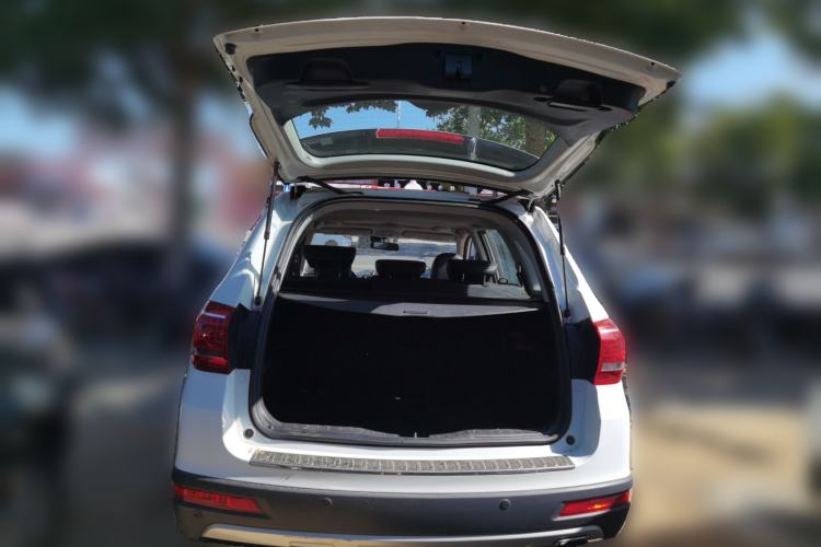 Used Haval H6 2014 Sport Version 1.5T Manual Two-Wheel Drive Elite Edition Trunk