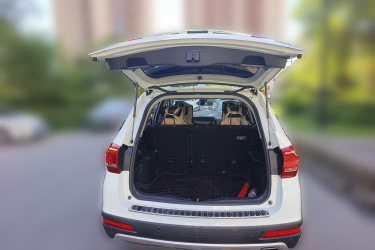 Used Haval H6 2014 Sport Version 1.5T Manual Two-Wheel Drive Elite Edition Trunk