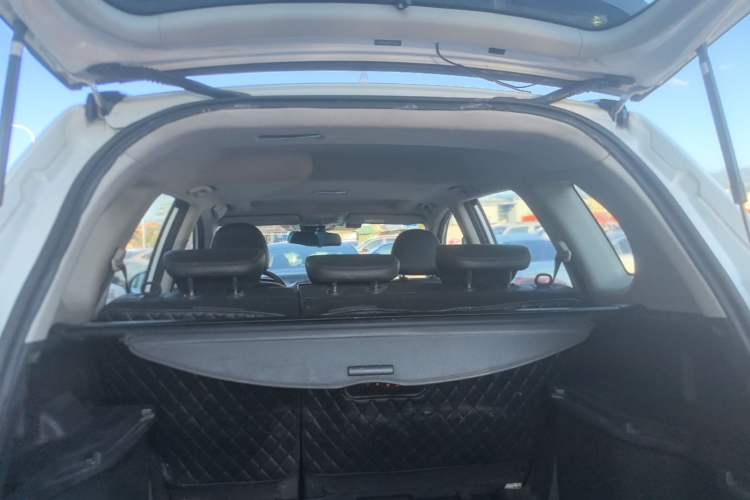 Used Haval H6 2014 Sport Version 1.5T Manual Two-Wheel Drive Elite Edition Trunk