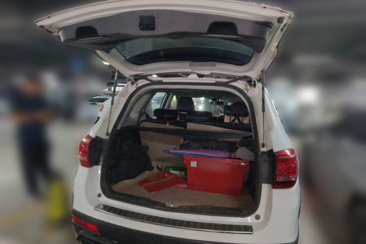 Used Haval H6 2014 Sport Version 1.5T Manual Two-Wheel Drive Elite Edition Trunk