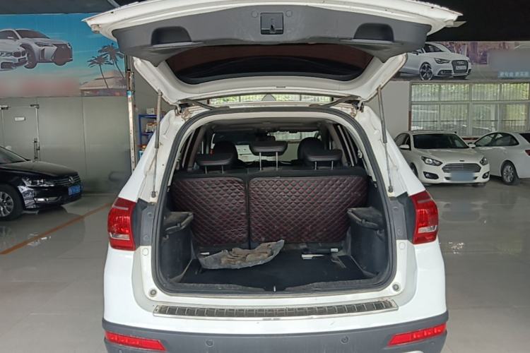 Used Haval H6 2014 Sport Version 1.5T Manual Two-Wheel Drive Elite Edition Trunk