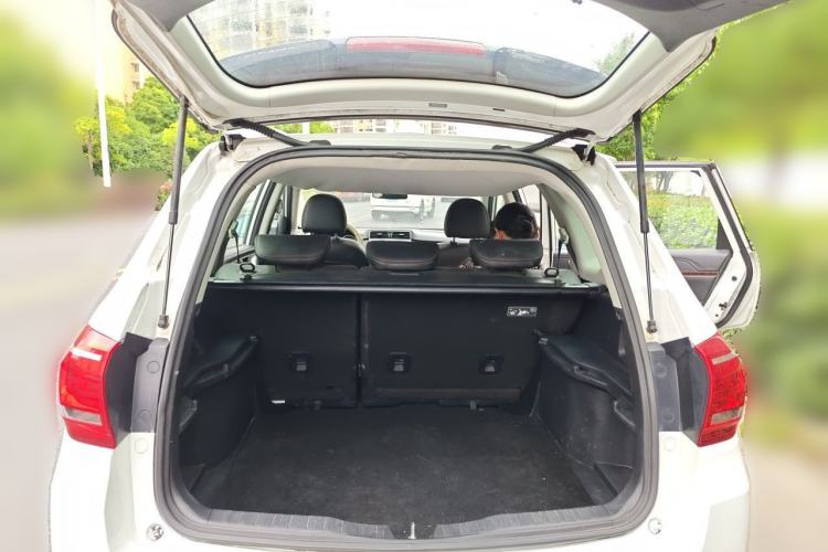 Used Haval H6 2014 Sport Version 1.5T Manual Two-Wheel Drive Elite Edition Trunk