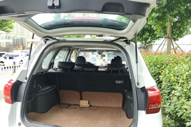Used Haval H6 2014 Sport Version 1.5T Manual Two-Wheel Drive Elite Edition Trunk