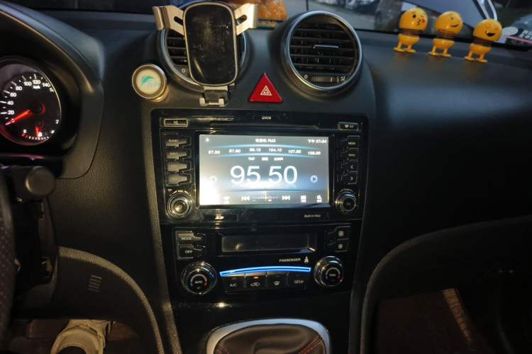 Used Haval H6 2015 Upgraded Model 1.5T Manual Two-Wheel Drive Elite Version Audio And AC Panel